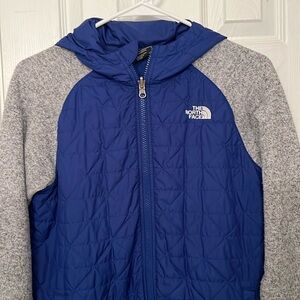 The North Face boys large 14/16 blue jacket